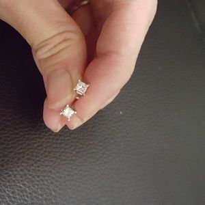 1/2 carat diamond earrings
